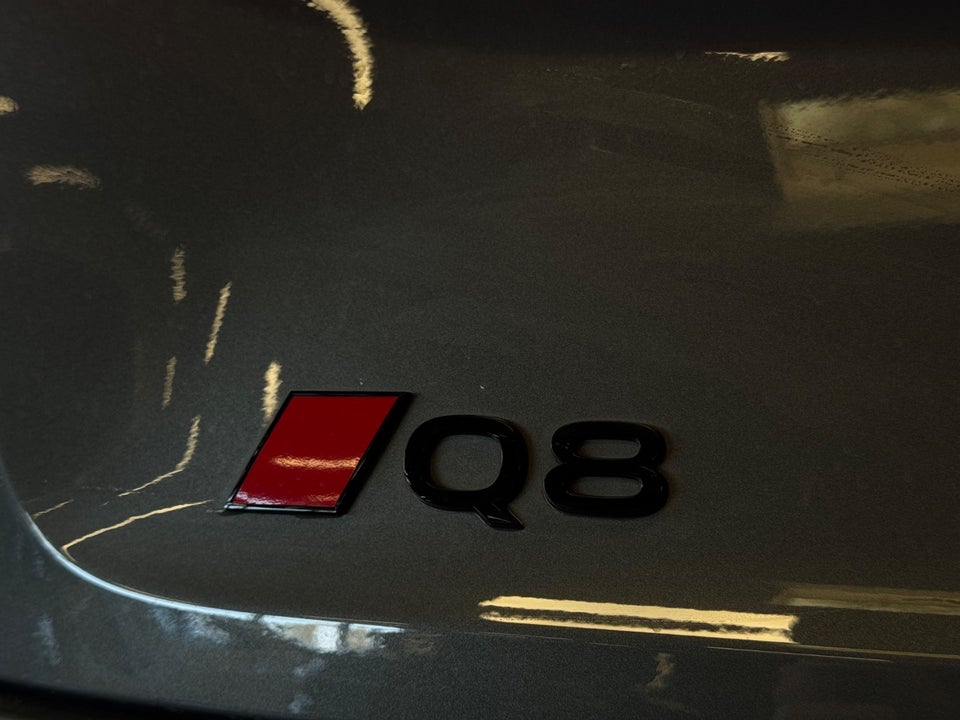 Audi Q8 e-tron 55 S-line quattro 5d