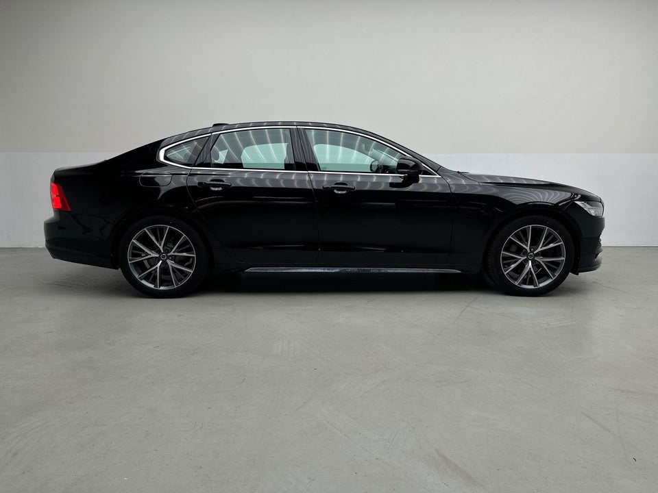 Volvo S90 2,0 D4 190 Momentum aut. 4d