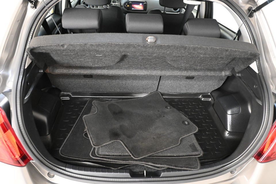 Toyota Yaris 1,3 VVT-i T2 Komfort 5d