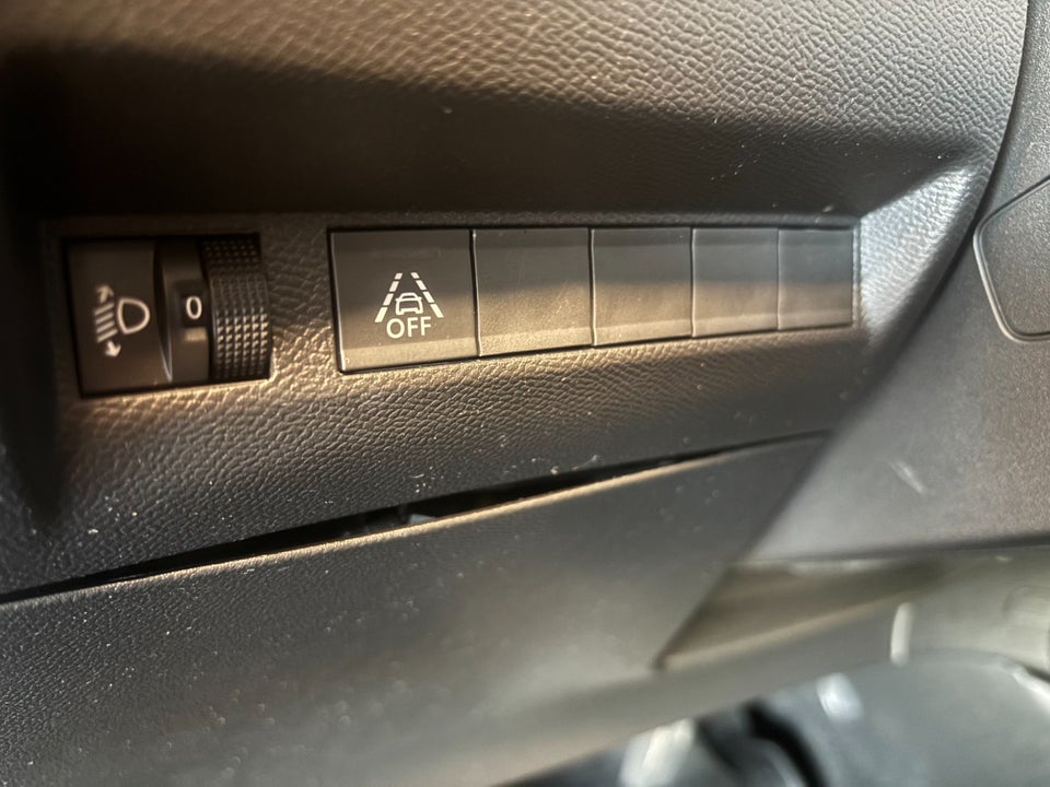 Peugeot e-208 50 Active 5d