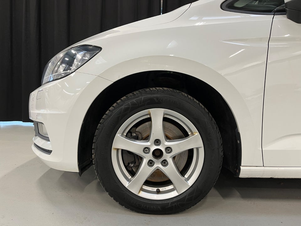 VW Touran 1,6 TDi 115 Comfortline 7prs 5d