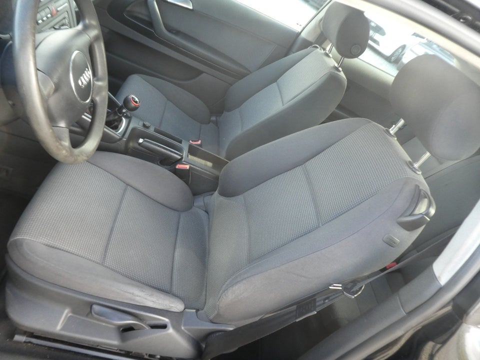 Audi A3 2,0 FSi Ambiente 3d