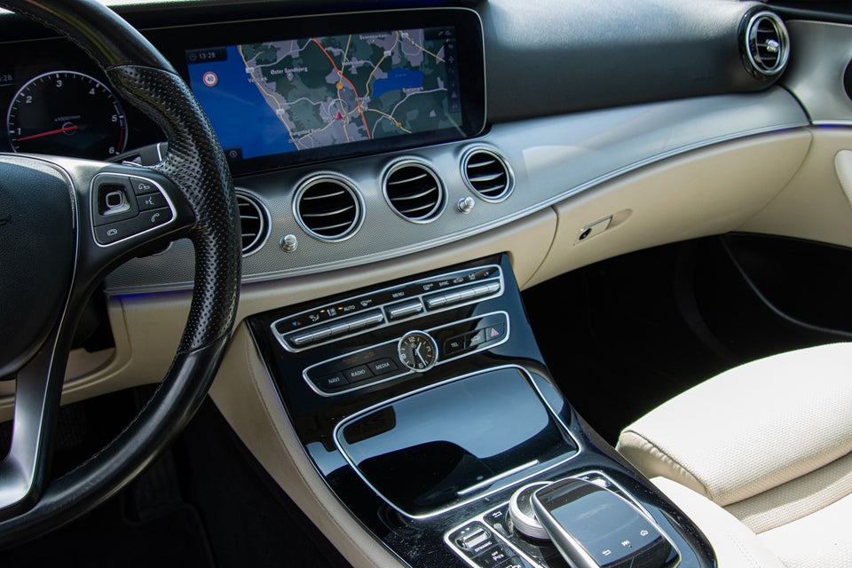 Mercedes E220 d 2,0 AMG Line stc. aut. 5d