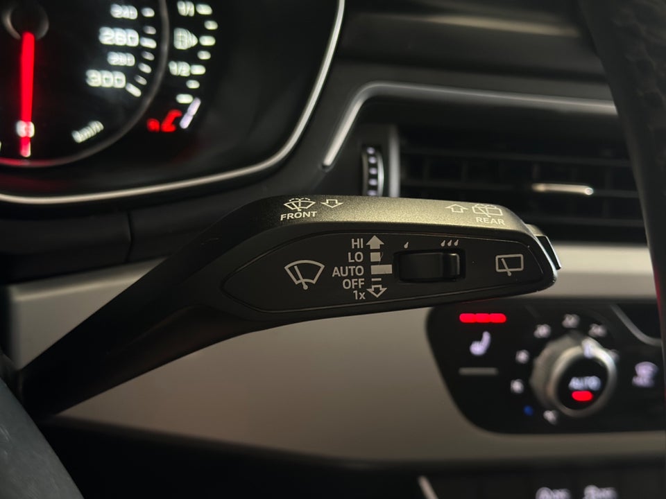 Audi A4 2,0 TDi 150 Avant S-tr. 5d