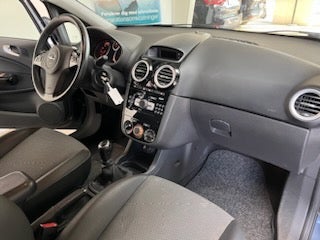 Opel Corsa 1,4 16V Cosmo 5d