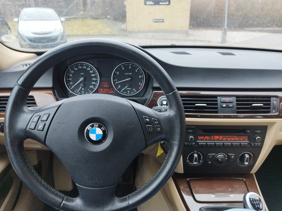 BMW 325i 3,0 Touring 5d