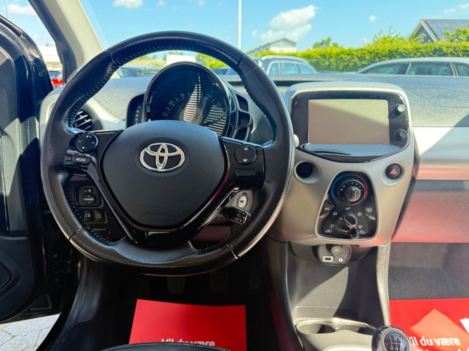Toyota Aygo 1,0 VVT-i x-black II 5d