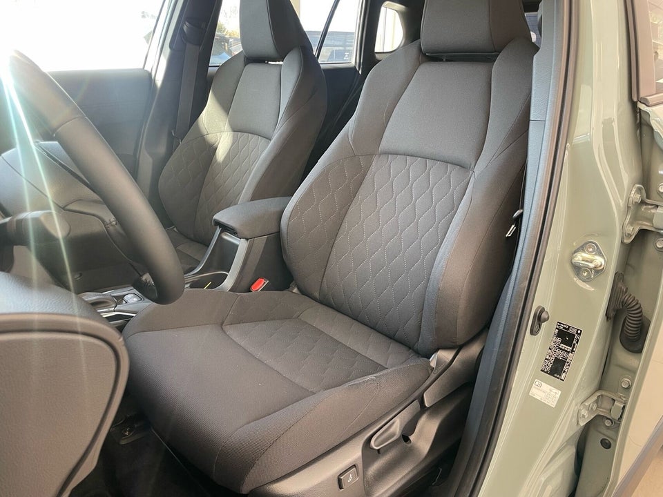 Toyota Corolla Cross 1,8 Hybrid Style Comfort CVT 5d