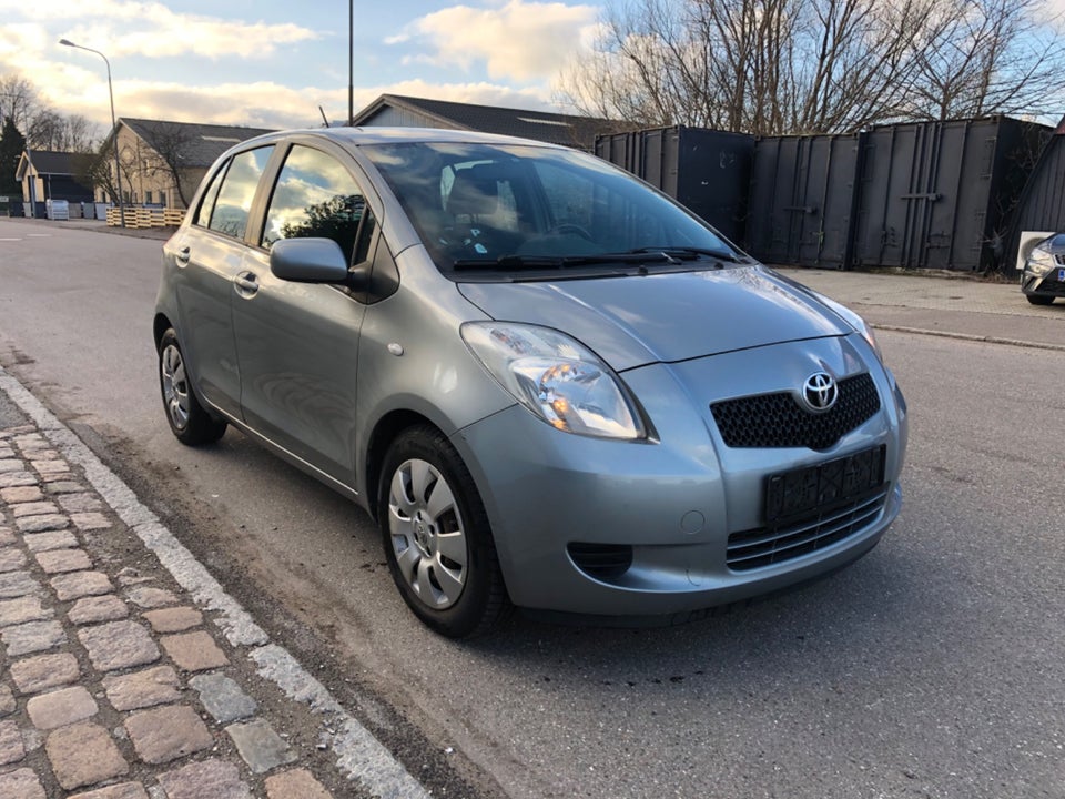 Toyota Yaris 1,3 Luna 5d