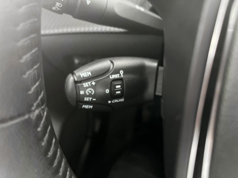 Peugeot 208 1,2 PureTech 100 Allure 5d