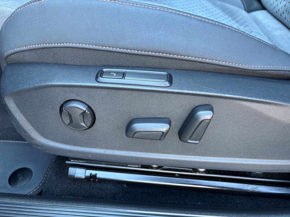 Cupra Born 77 e-Boost Dinamica Pack High 5d