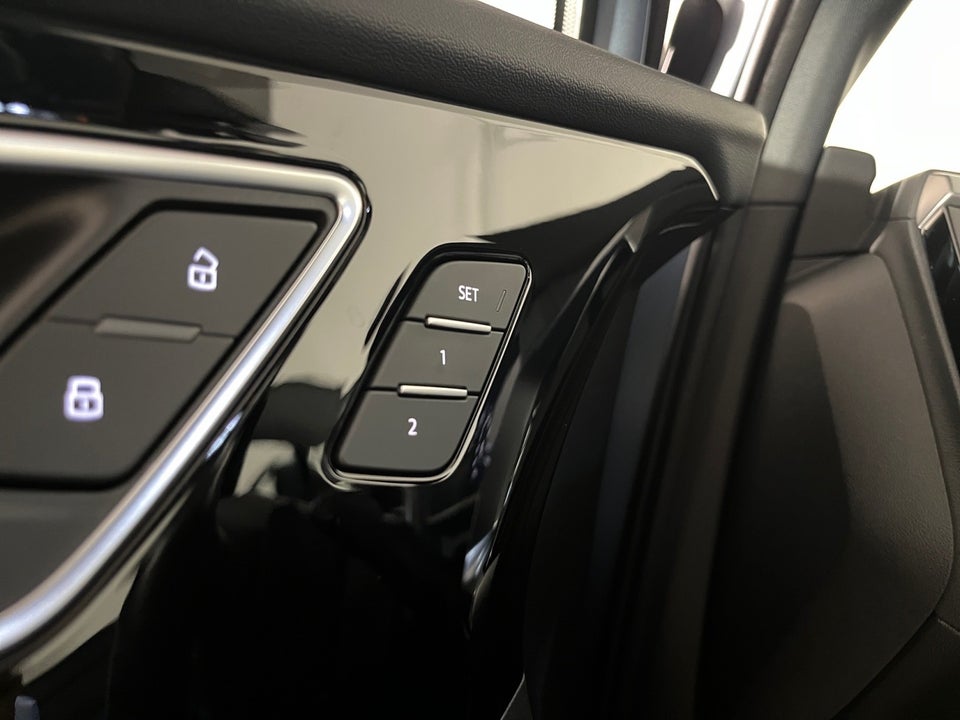 Audi Q4 e-tron 50 S-line quattro 5d