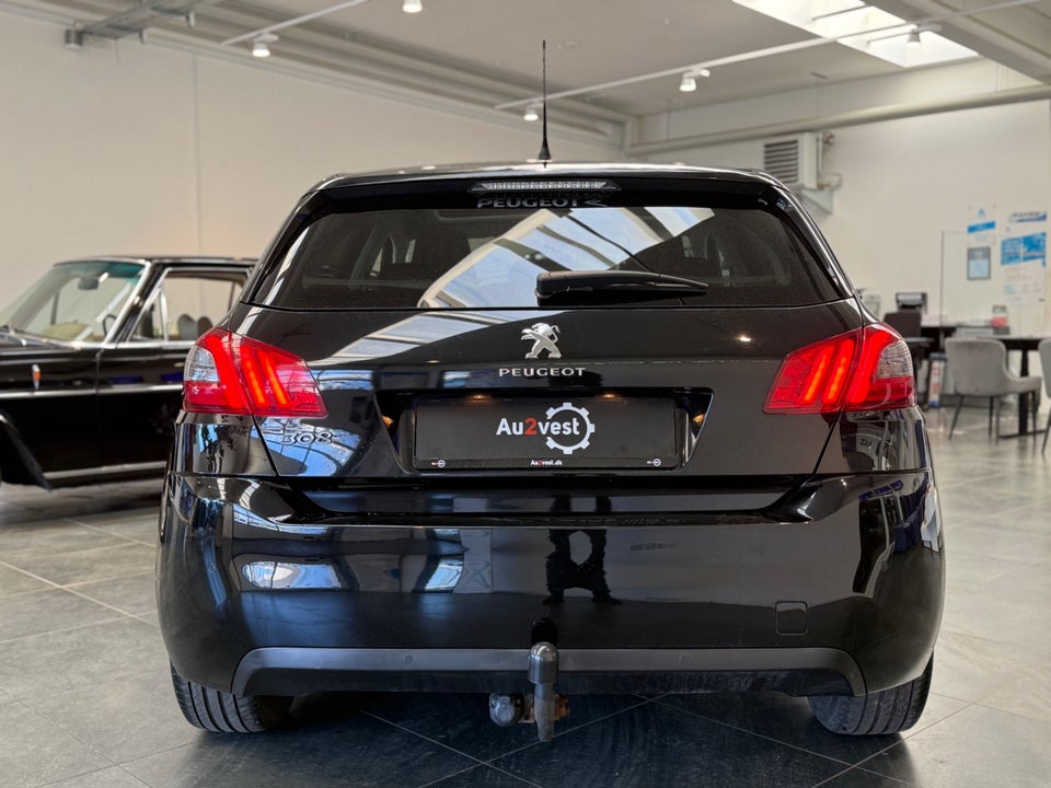 Peugeot 308 1,5 BlueHDi 130 Allure Sky 5d