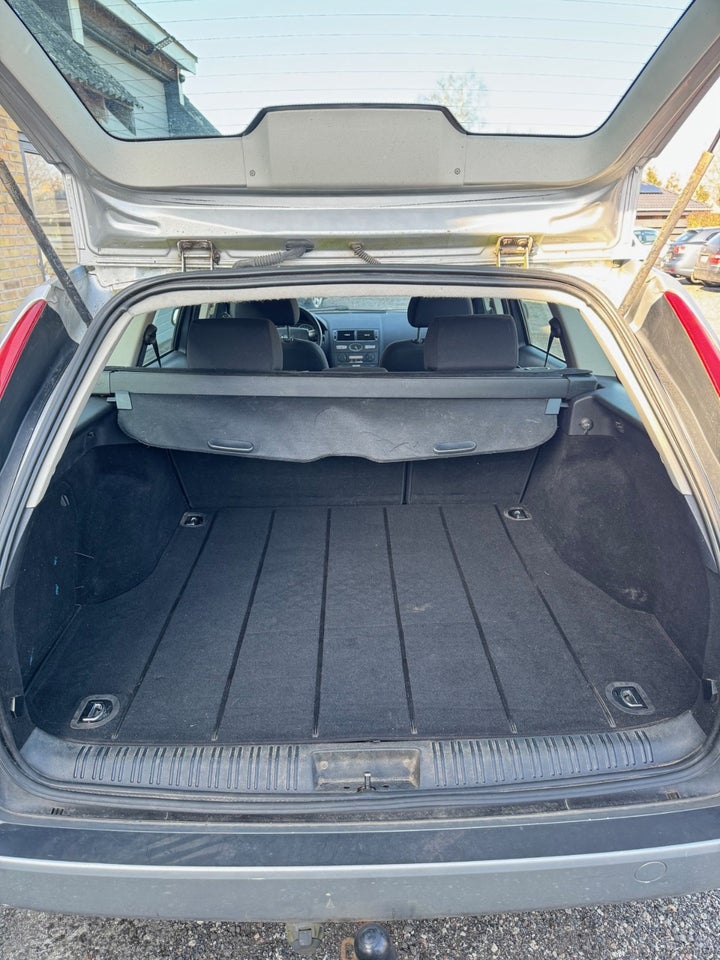 Ford Mondeo 1,8 110 Ambiente stc. 5d