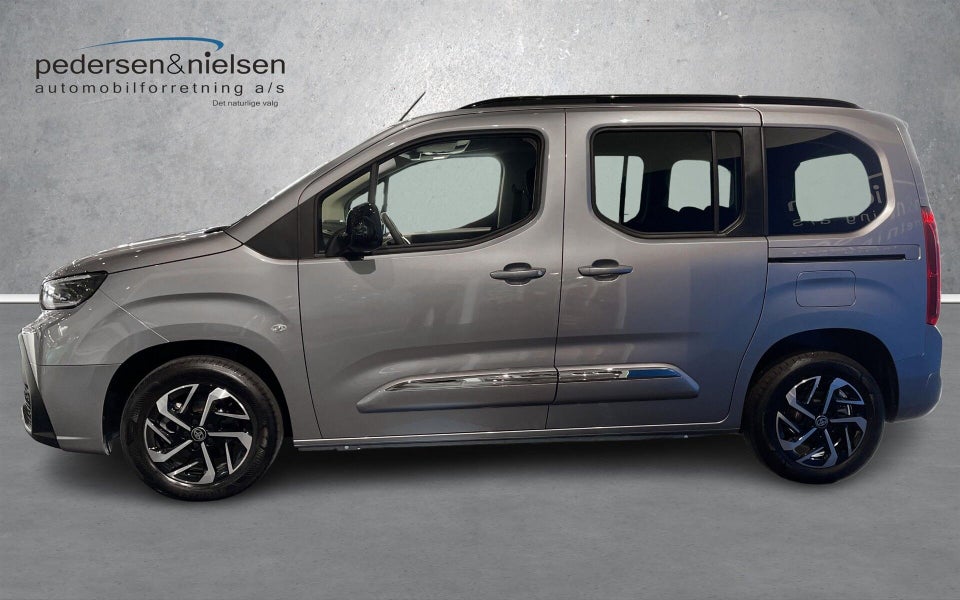 Toyota ProAce City Verso 50 Medium Family 5d