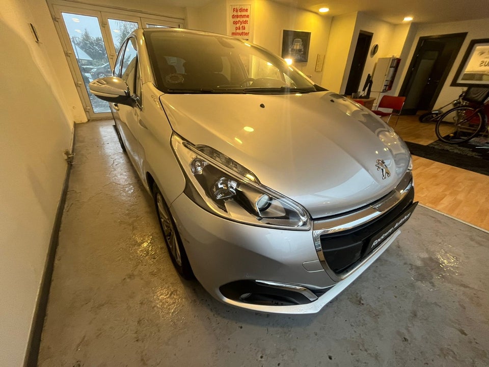 Peugeot 208 1,6 BlueHDi 100 Allure Sky 5d