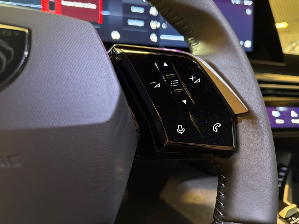 Peugeot e-5008 77 Allure Pack 7prs 5d