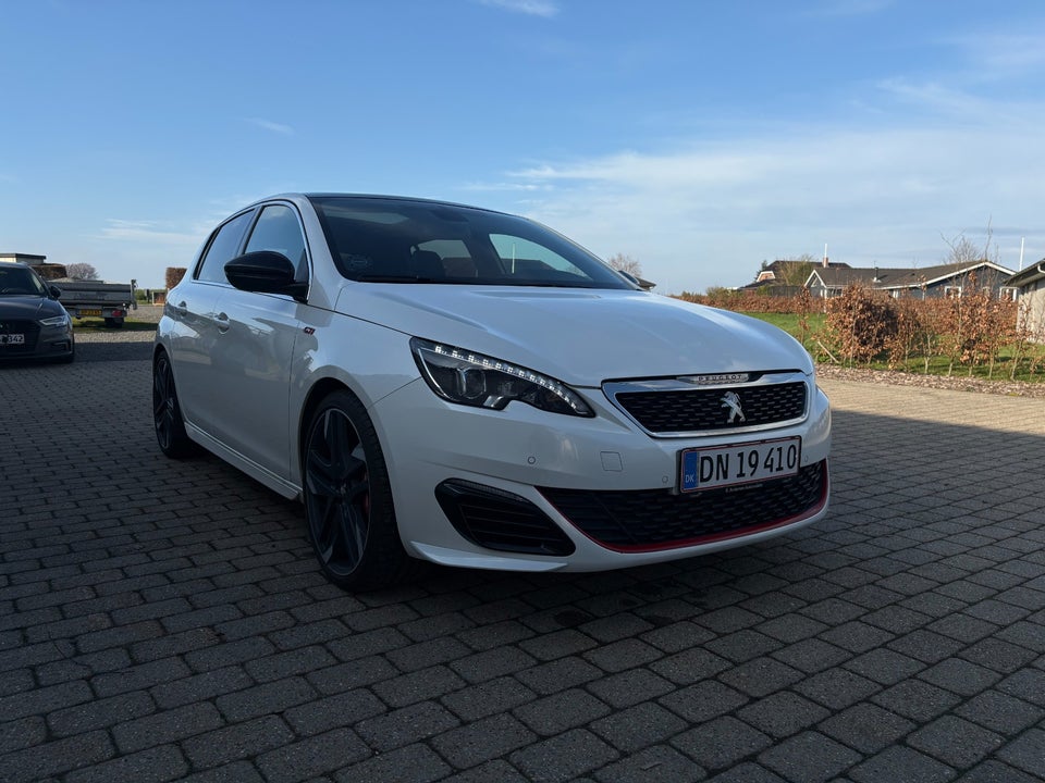 Peugeot 308 1,6 e-THP 270 GTi Performance 5d