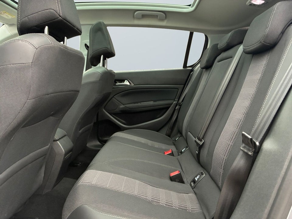 Peugeot 308 1,5 BlueHDi 130 Style+ 5d