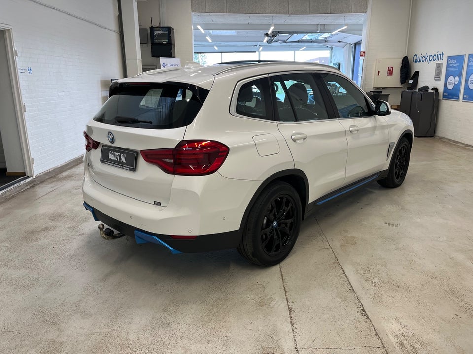 BMW iX3 Charged 5d