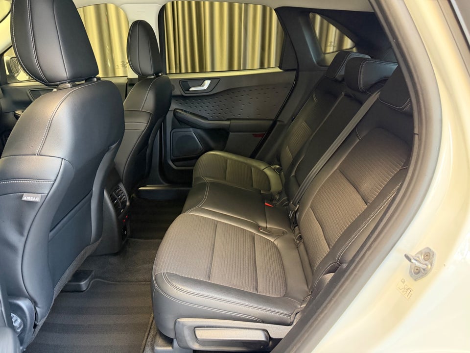Ford Kuga 2,5 PHEV Titanium CVT 5d