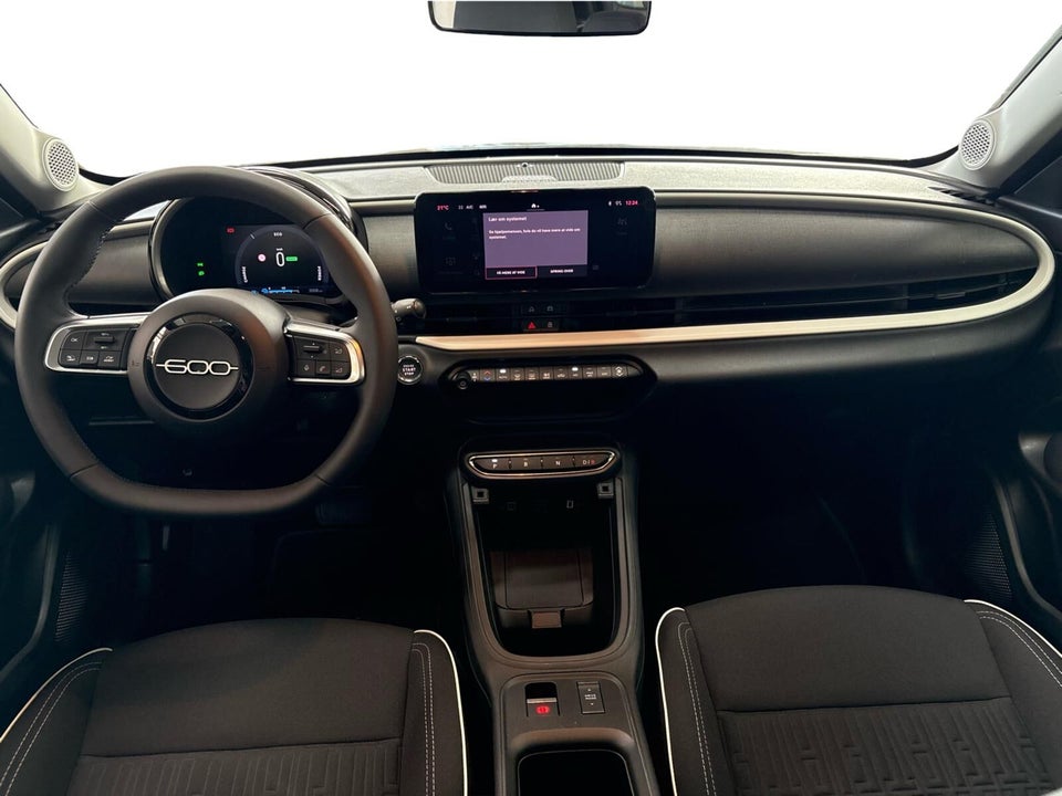 Fiat 600e 54 (RED) 5d