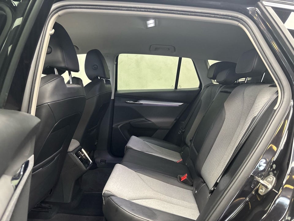 Skoda Enyaq 80 iV Loft 5d