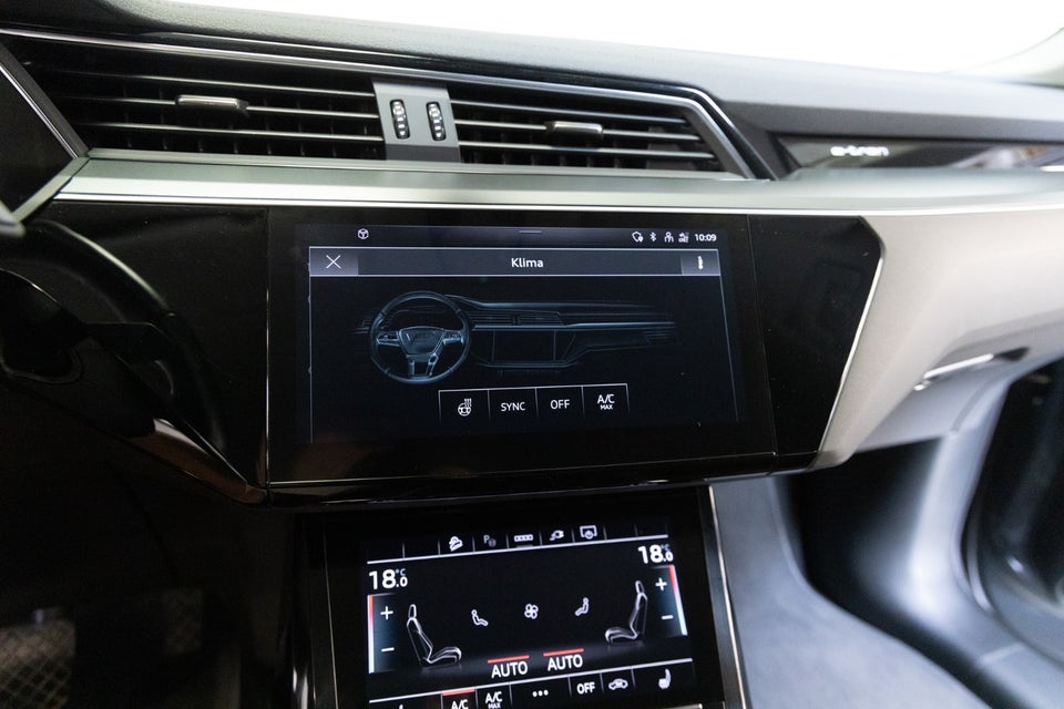 Audi Q8 e-tron 50 quattro 5d