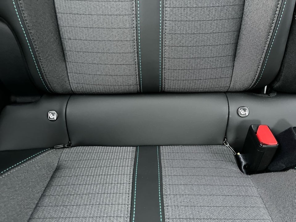 Peugeot 2008 1,2 PureTech 130 Allure Pack 5d