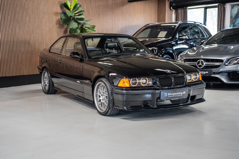 BMW 323i 2,5 Coupé 2d
