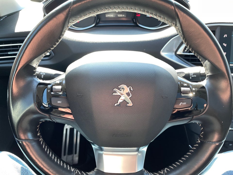 Peugeot 308 1,6 BlueHDi 120 Allure SW EAT6 5d