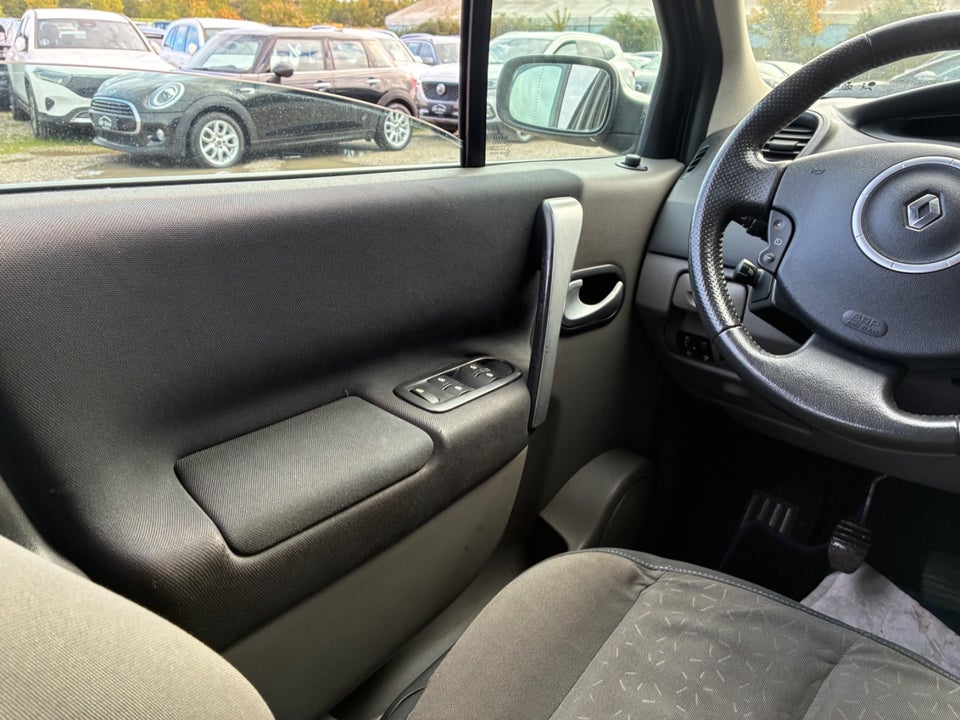 Renault Scenic II 1,9 dCi 130 Authentique 5d