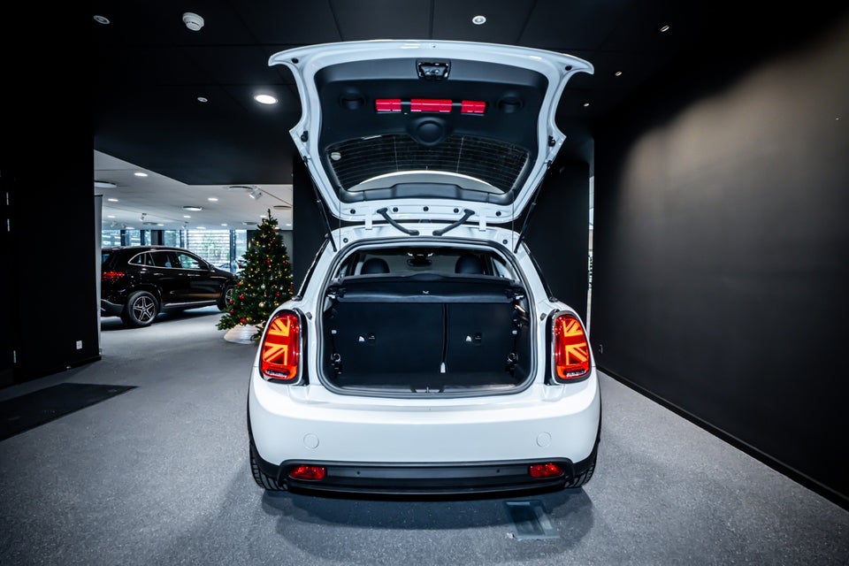 MINI Cooper SE Classic Trim 3d