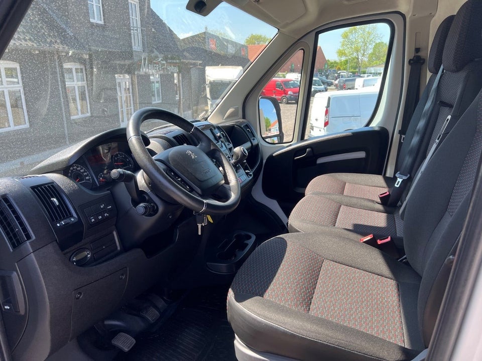 Peugeot Boxer 333 2,2 BlueHDi 165 L2H1 Premium