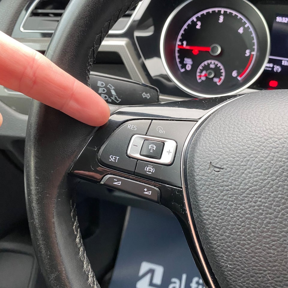 VW Touran 1,6 TDi 115 IQ.Drive DSG 7prs 5d