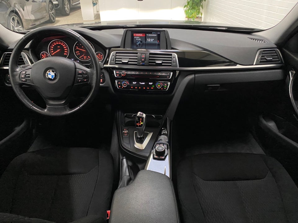 BMW 320d 2,0 Touring aut. 5d