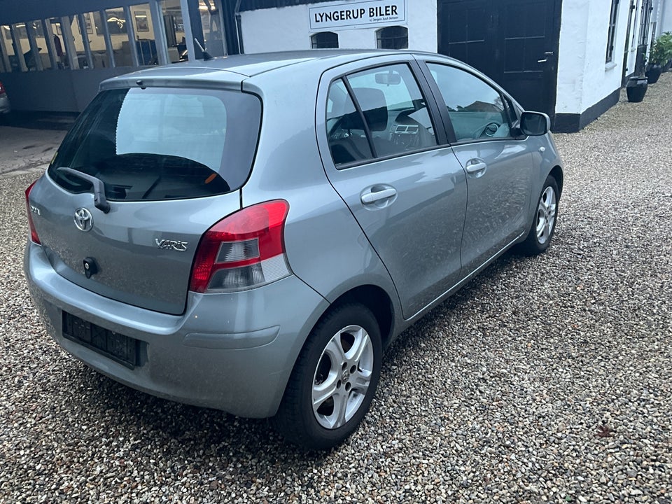 Toyota Yaris 1,4 D-4D T2 5d