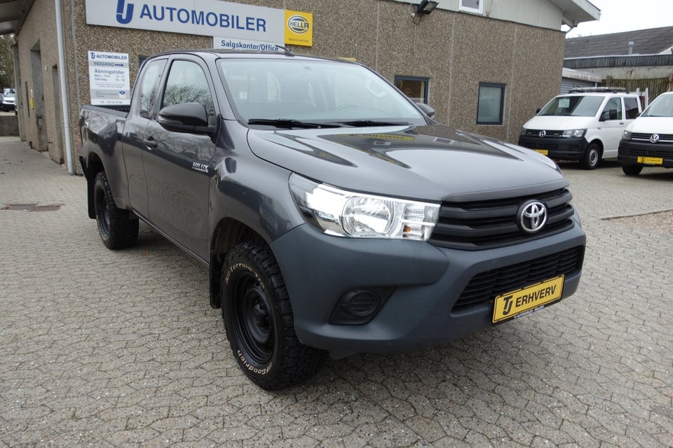 Toyota HiLux 2,4 D-4D 150 T2 Ex.Kab 4x4 4d