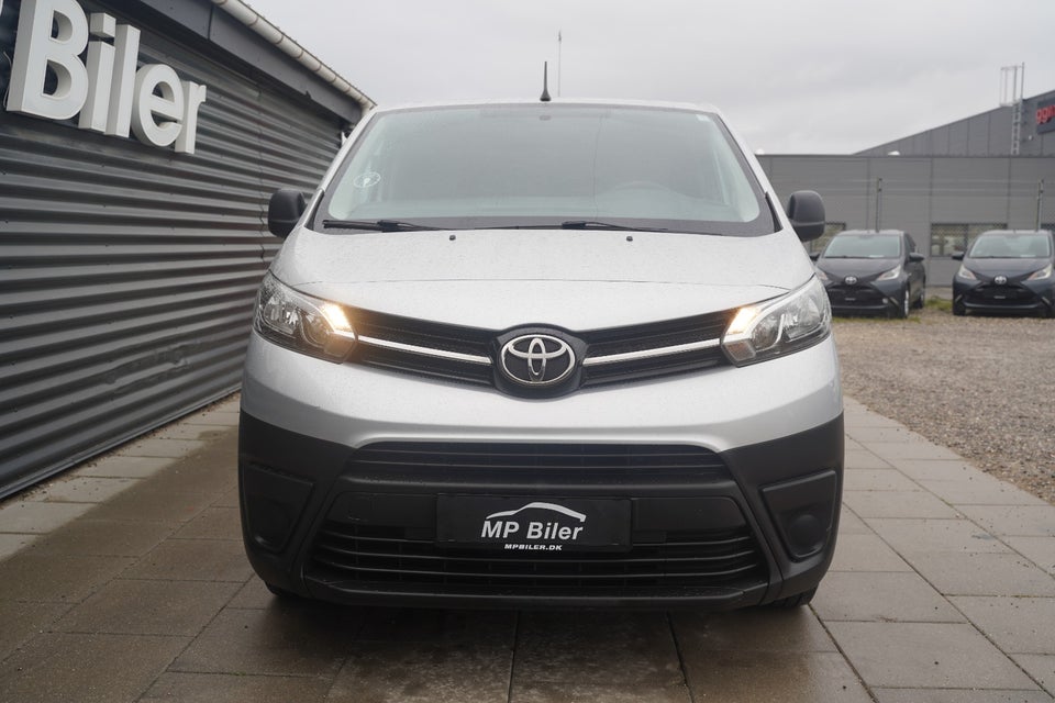 Toyota ProAce 2,0 D 120 Medium Base 5d