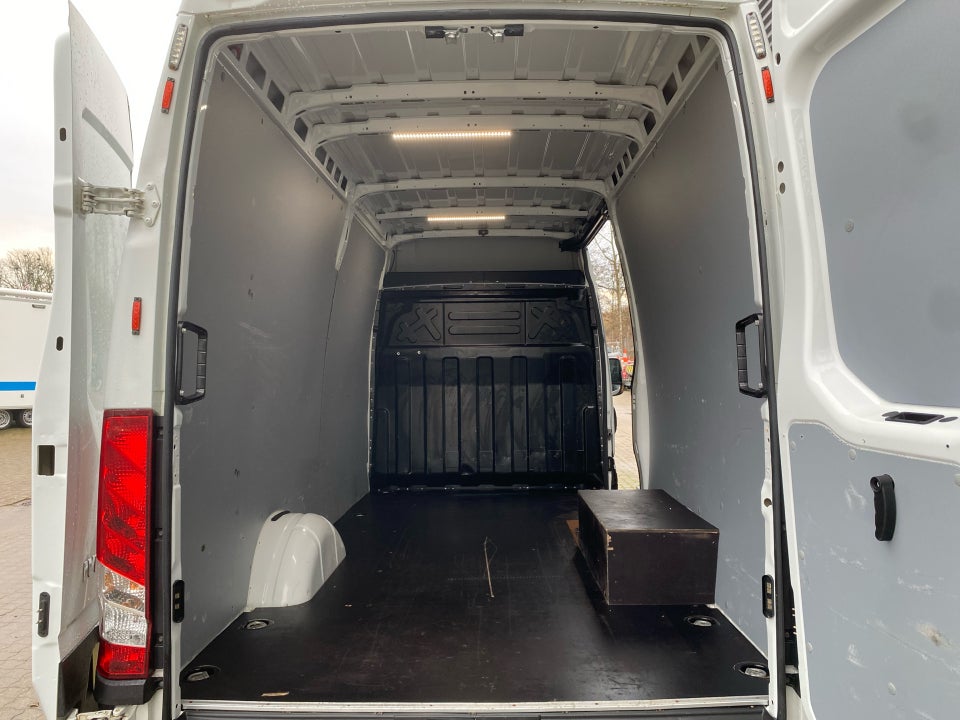Iveco Daily 3,0 35S21 12m³ Van AG8