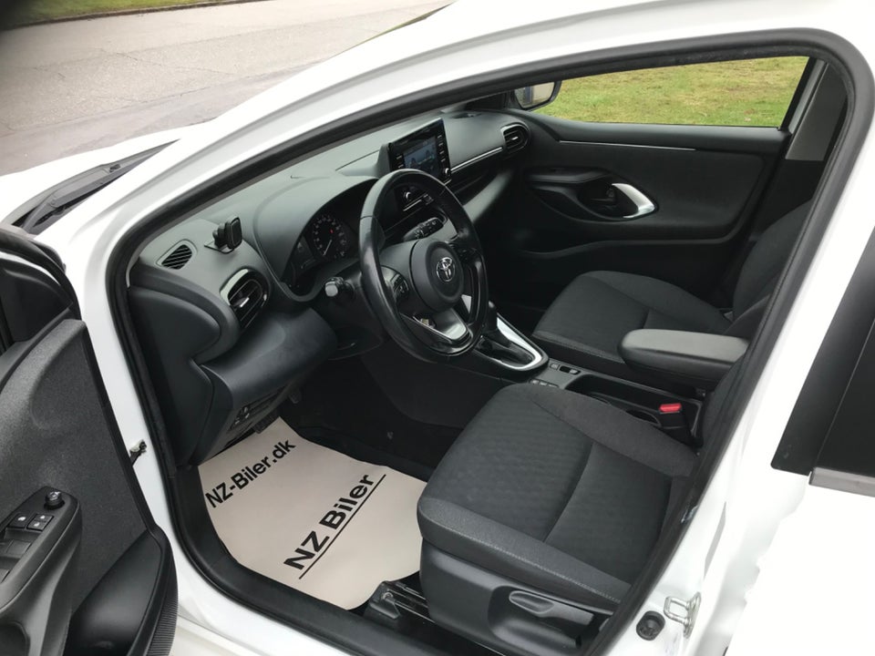 Toyota Yaris 1,5 Hybrid H3 Vision e-CVT 5d