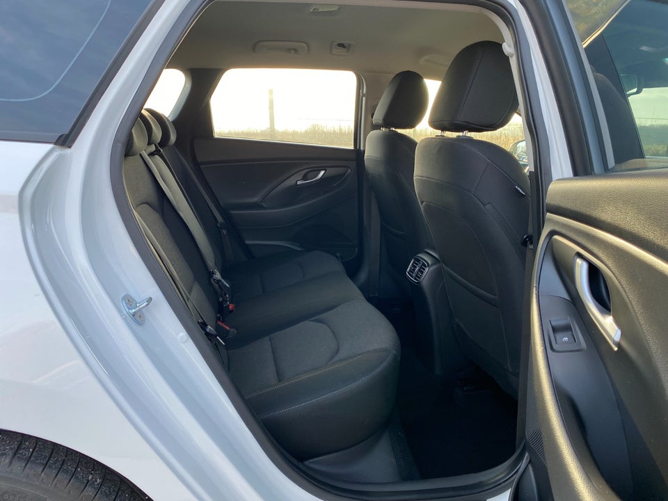 Hyundai i30 1,0 T-GDi Essential stc. DCT 5d