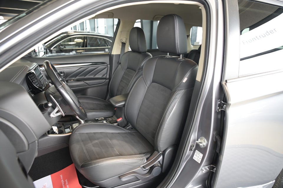 Mitsubishi Outlander 2,4 PHEV Intense CVT 4WD 5d