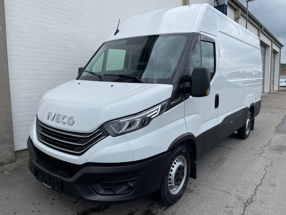 Iveco Daily 2,3 35S14 12m³ Van AG8