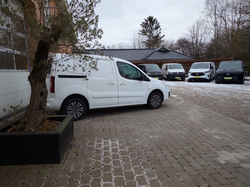 Peugeot Partner 1,6 BlueHDi 100 L1 Flex Van 5d