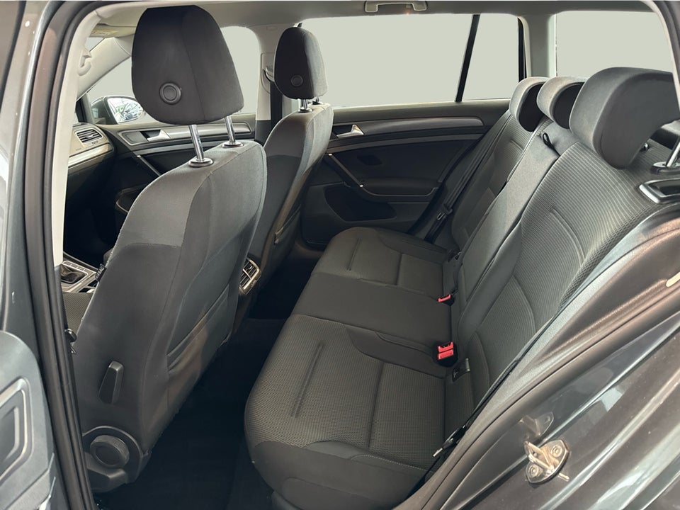 VW Golf VII 1,5 TSi 130 Comfortline Variant DSG 5d