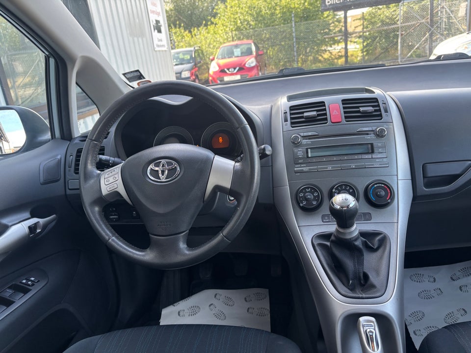 Toyota Auris 1,6 Luna+ 5d