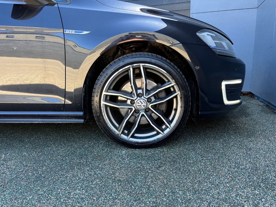 VW Golf VII 1,4 GTE Highline DSG 5d
