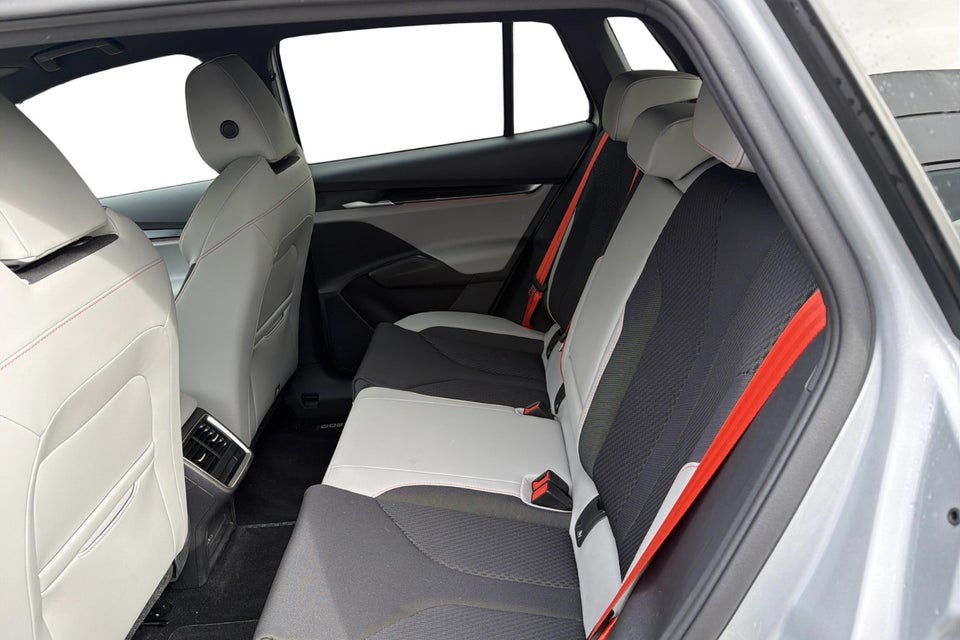 Skoda Elroq 60 iV Lodge 5d