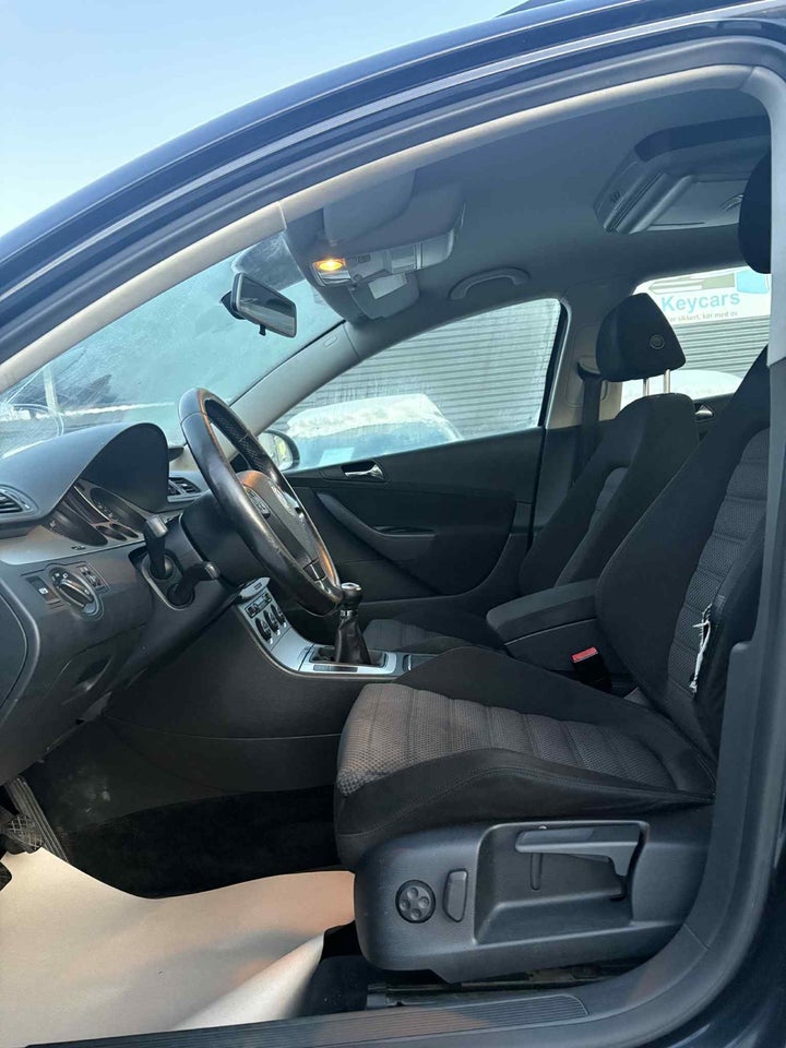 VW Passat 2,0 FSi Comfortline 4d